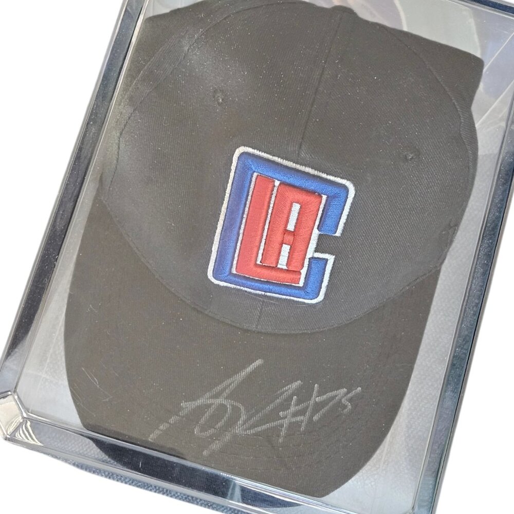 🔥 Signed LA Clippers Basketball Hat + Protective Case